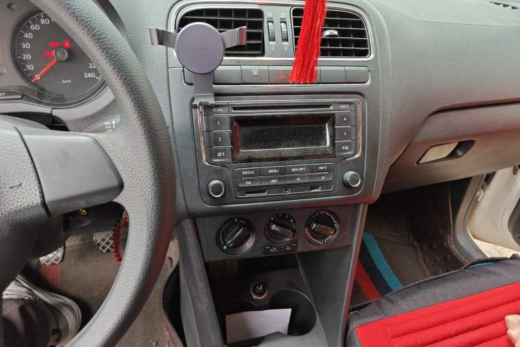 Used Volkswagen Polo 2013 1.6L Manual Comfort Edition
