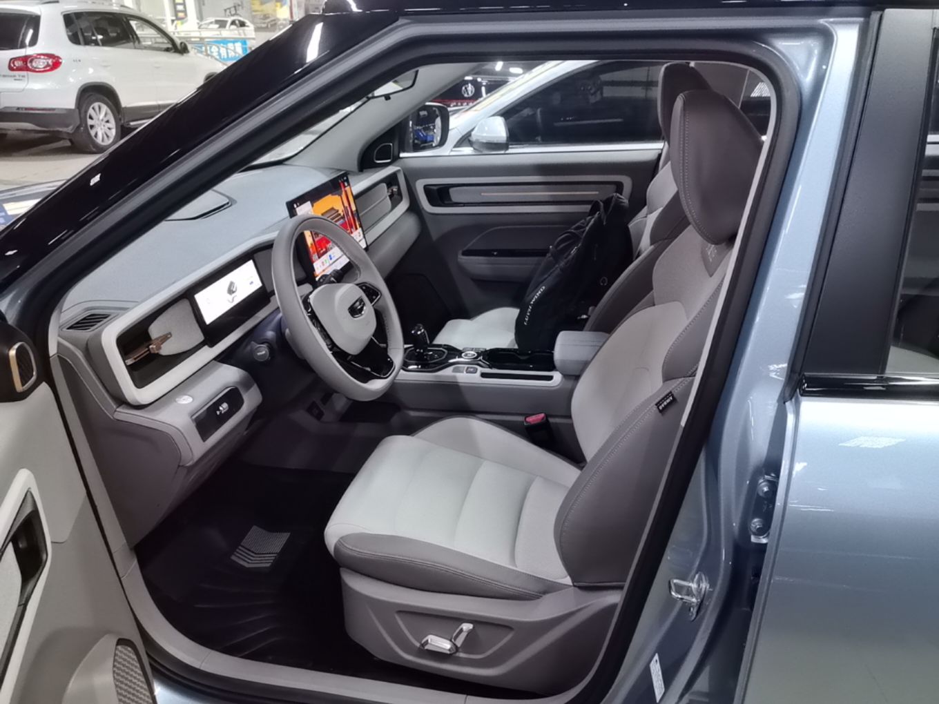 Geely Auto icon 2026 Model Chocolate 1.5TD Pure & Refined Edition — снимка 17