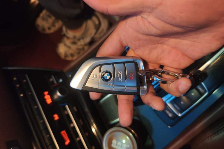 Used BMW 5 Series GT 2013 535i Elegant Edition Vehicle Key