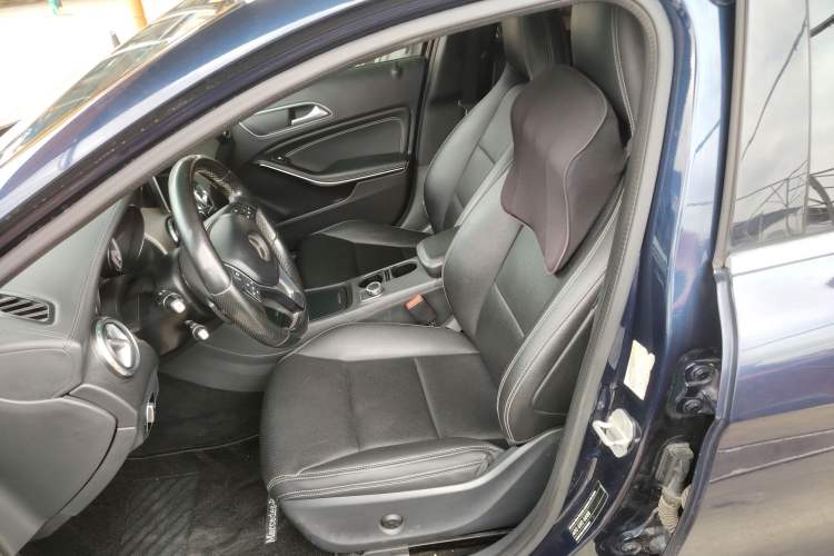 Used Mercedes-Benz GLA 2015 GLA 200 Fashion Model Left Front Seat