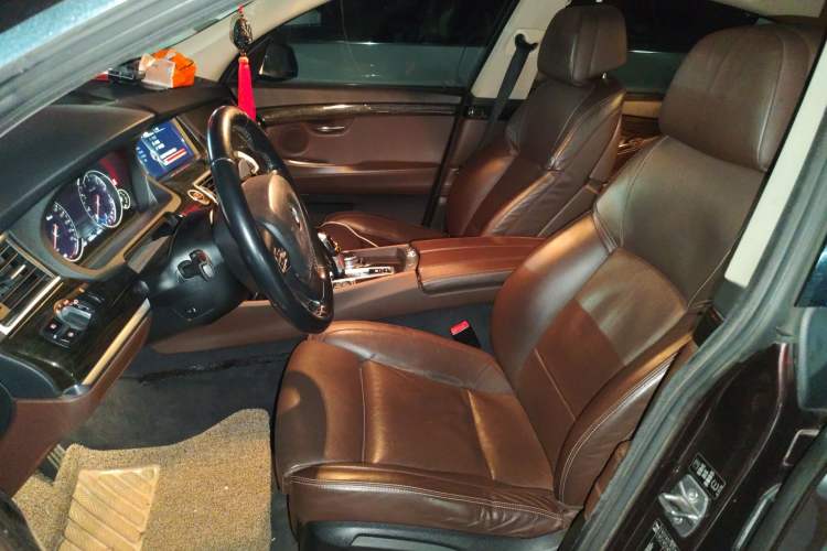 Used BMW 5 Series GT 2014 528i Luxury Edition Left Front Seat