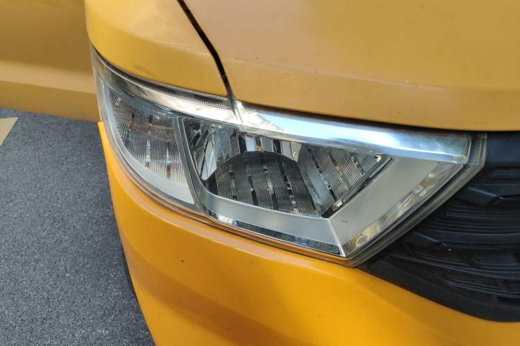 Used Wuling Hongguang V 2019 1.5L Standard Version China VI LAR
