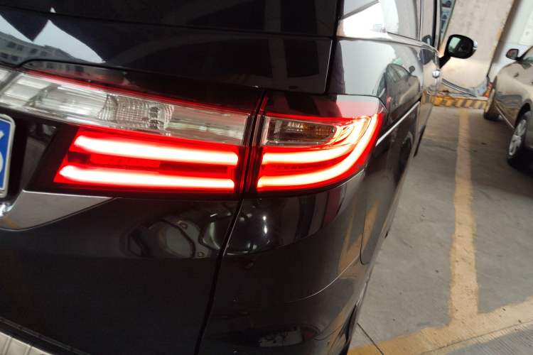Used Honda Odyssey 2017 2.4L Smart Edition Right Rear Taillight
