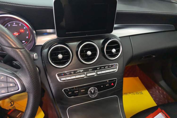 Used Mercedes-Benz C-Class 2018 C 200 L Sport Edition Audio And AC Panel