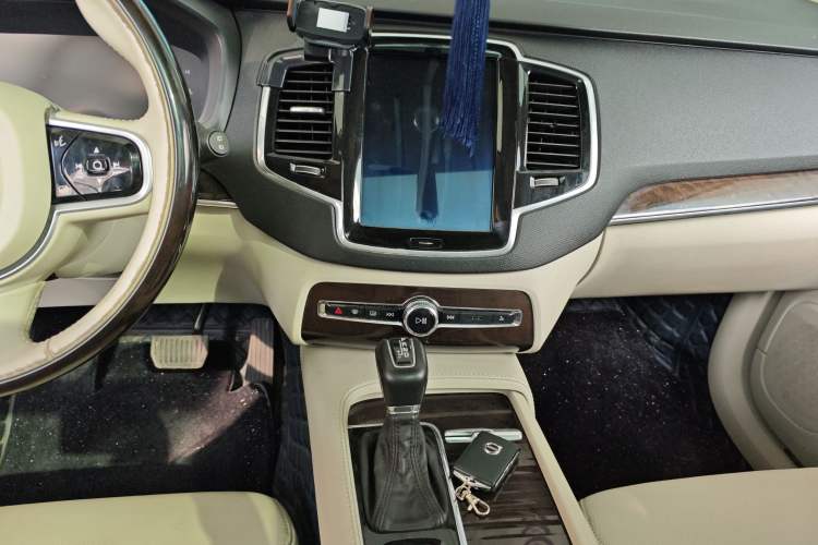 Used Volvo XC90 2018 T5 Zhiyi Edition 5-seater Audio And AC Panel