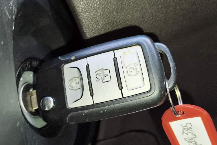 Used Dongfeng Fengon 330 2019 1.5L 330S Manual Comfort Version China VI Standard