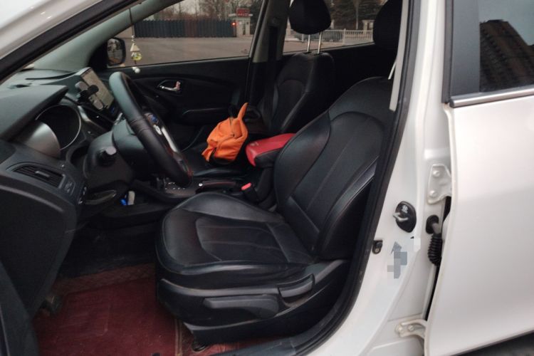 Used Hyundai ix35 2015 2.0L Automatic 2WD Smart Version China V Standard
