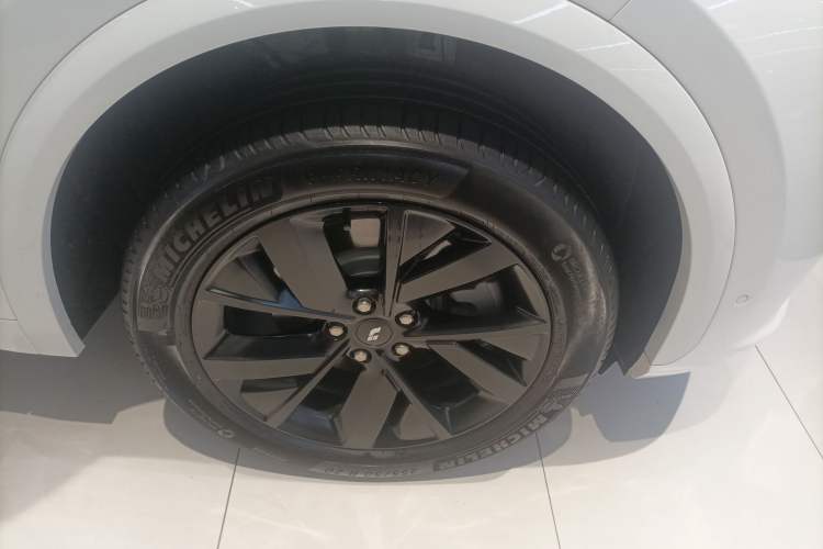 Used Li Auto L7 2023 Pro Model Right Rear Wheel Hub