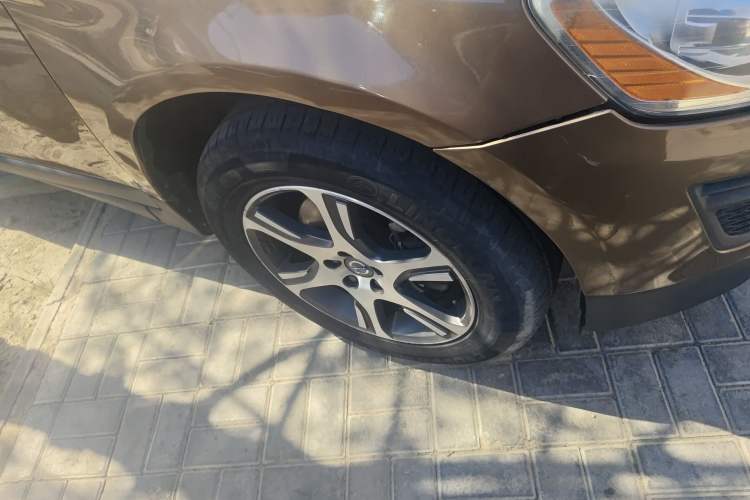 Used Volvo XC60 2012 T5 Comfort Edition Right Front Wheel Hub