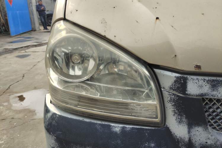 Used BAIC Weiwang 306 2011 1.3L Comfort version 7 seats Right Front Headlight