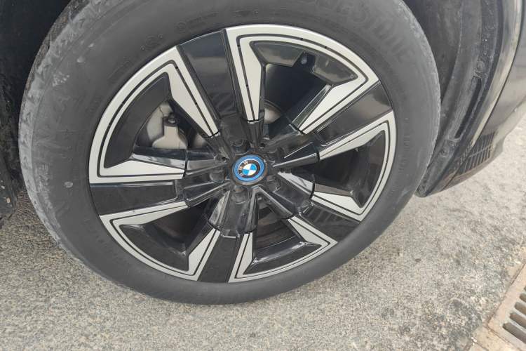 Used BMW iX3 2022 Updated Leading Version Right Front Wheel Hub