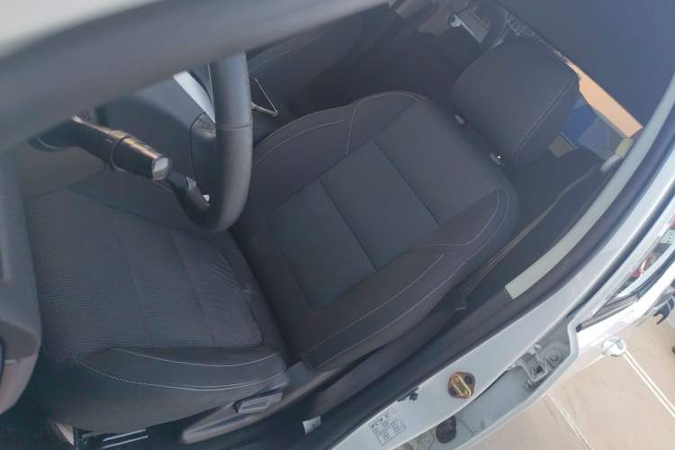 Used Foton Conqueror 3 2020 2.4L Challenger 3 Two-Wheel Drive Enjoyment Version High Cargo Bed Standard Wheelbase 4K22D4M