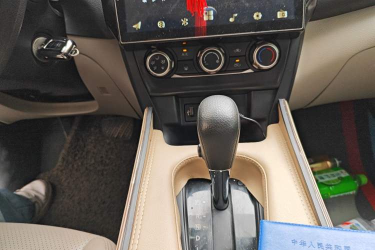 Used Nissan Sylphy 2019 1.6XE CVT Comfort Edition China V Standard Gear Lever