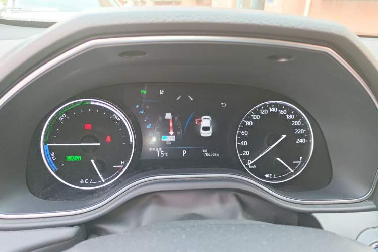 Used Toyota Avalon 2019 Dual-Engine 2.5L Luxury Edition China VI Standard