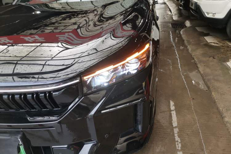 Used VOYAH FREE 2025 318 259 km All-Wheel-Drive Exploration Edition Left Front Headlight