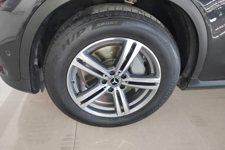 Used Mercedes-Benz GLC 2021 GLC 260 L 4MATIC Dynamic Edition Left Front Wheel Hub