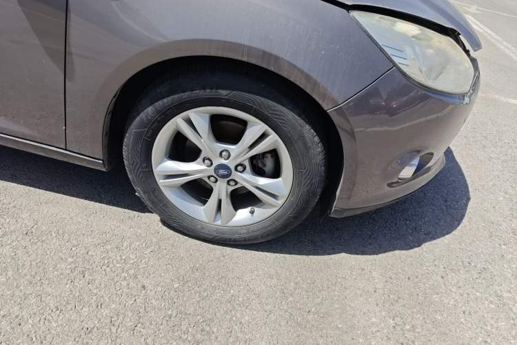 Used Ford Focus 2012 Sedan 1.6L Automatic Fashion Edition
