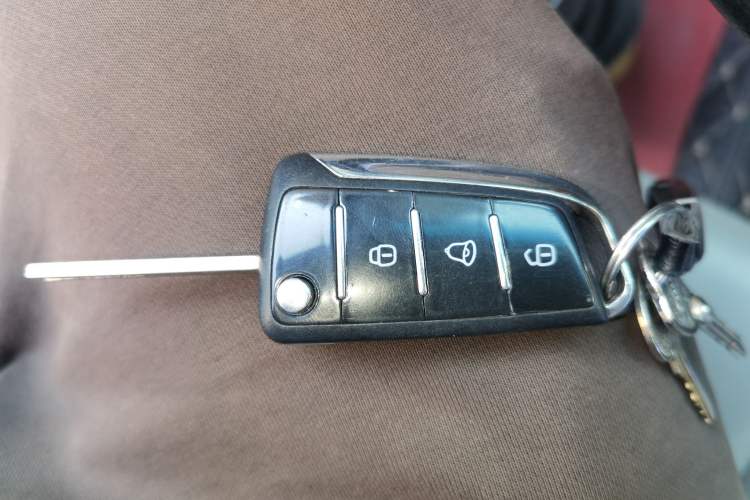 Used JAC Group Refine M5 2017 2.0T Gasoline Dual-Clutch Business Edition