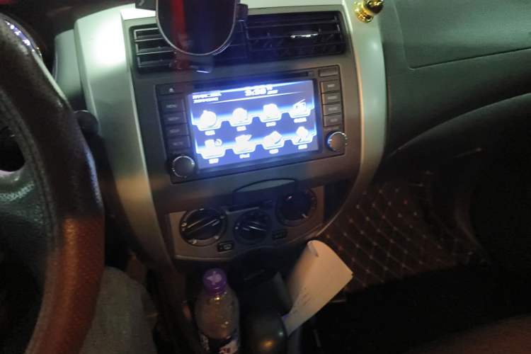 Used Nissan Livina 2013 JINRUI 1.6XV CVT Luxury Edition
