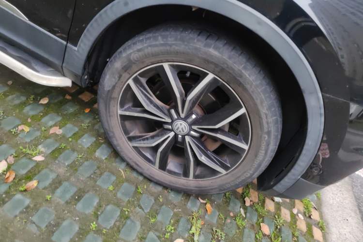 Used Volkswagen Tiguan L 2019 330TSI Automatic Two-Wheel Drive Smart Luxury Version China VI Standard Right Front Wheel Hub