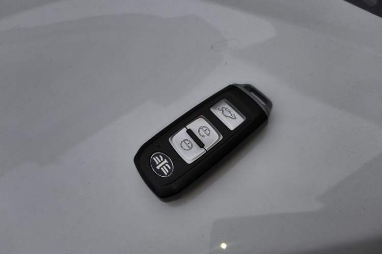 Used FAW Senya R9 2018 1.2T Automatic Luxury Smart Edition
