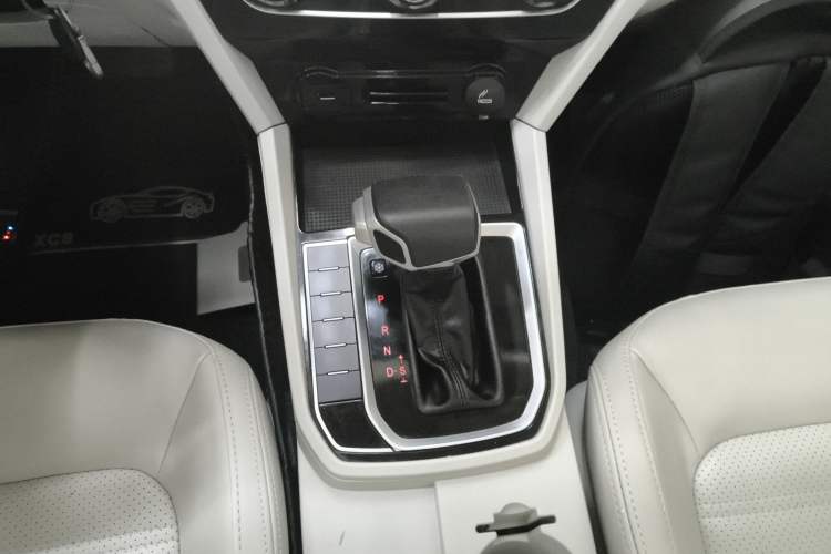 Used FORTHING Joyear S50 2017 1.6L CVT Luxury Model
