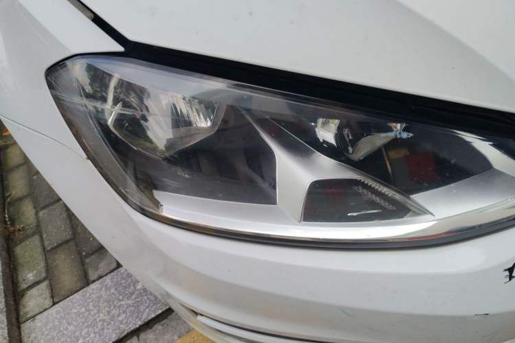 Used Volkswagen Golf 2016 1.6L Automatic Fashion Model Right Front Headlight