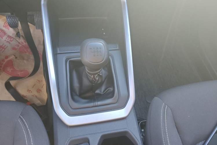 Used Wuling Alvez 2022 1.5L Manual Free-Style Model
