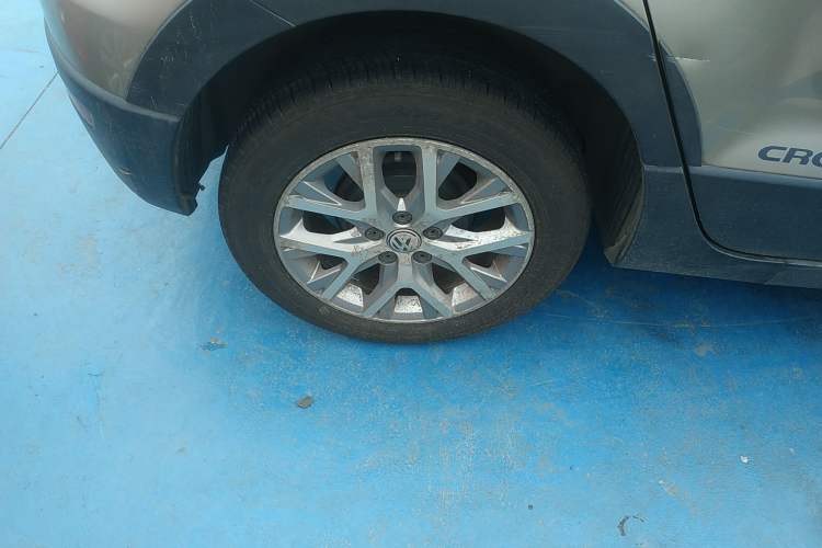 Used Volkswagen Polo 2014 1.6L Cross Polo Automatic Exterior 5