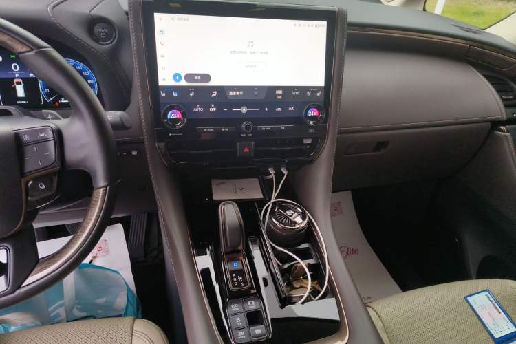 Used Toyota Alphard 2024 Dual-Engine 2.5L Prestige Edition Audio And AC Panel