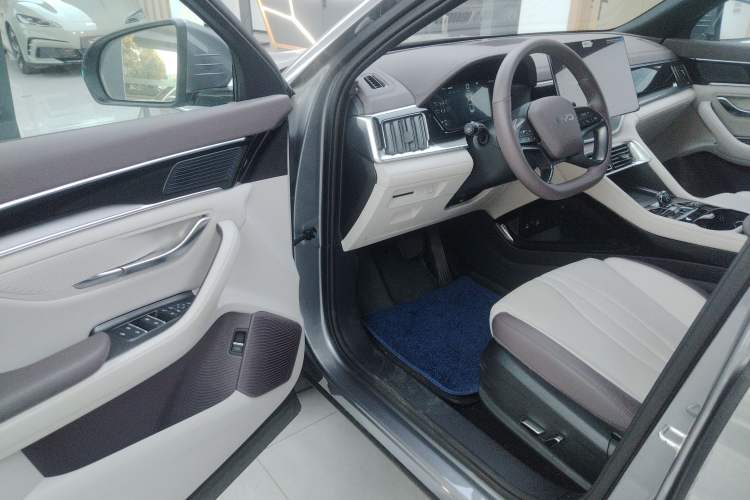 Used BYD Song PLUS New Energy 2025 DM-i Smart Drive 112KM Prestige Model Driver Seat