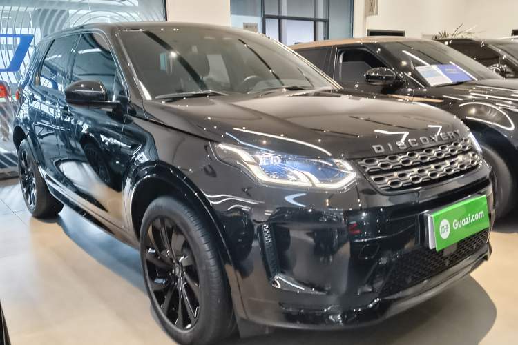 Used Land Rover Discovery Sport 2022 249 PS R-Dynamic S Performance Edition 5 Seats Front Right 45 Deg