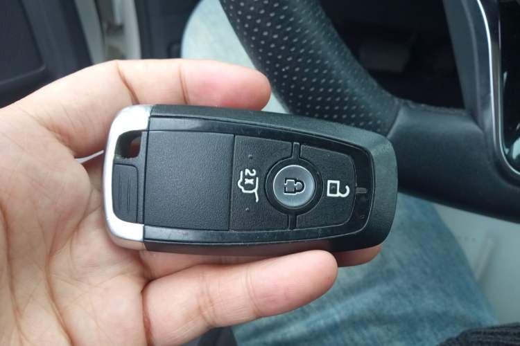 Used Ford Escape 2020 EcoBoost 245 Four-Wheel Drive Luxury Edition