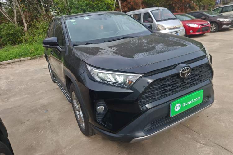 Used Toyota RAV4 2021 2.0L CVT Two-Wheel Drive Fashion Edition
