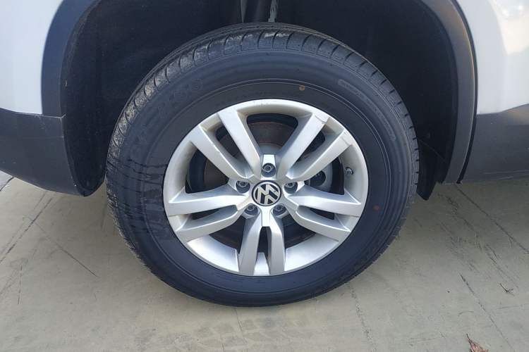 Used Volkswagen Tiguan L 2016 300TSI Automatic Two-Wheel Drive Trend Edition