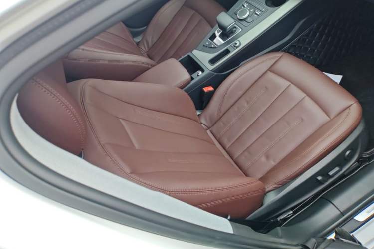 Used Audi A4L 2019 40 TFSI Ambition China VI