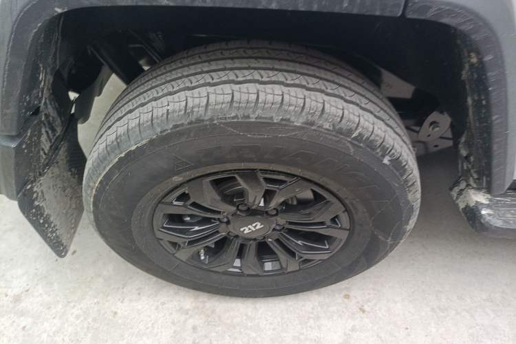 Used 212 T01 2024 2.0T Explorer
