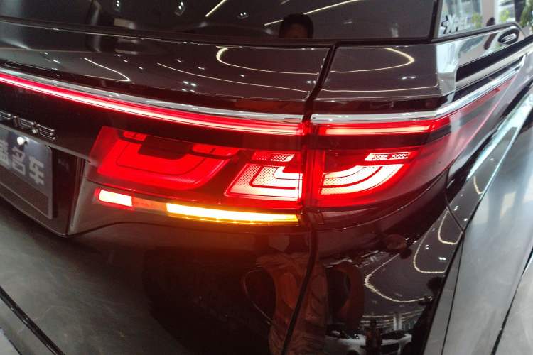 Used Toyota Vellfire 2024 Crown Dual-Engine 2.5L Ultimate Edition Right Rear Taillight