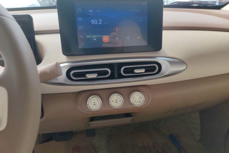 Used Wuling Hongguang MINIEV 2025 Four-Door Version Zhenxiang+ Edition Audio And AC Panel