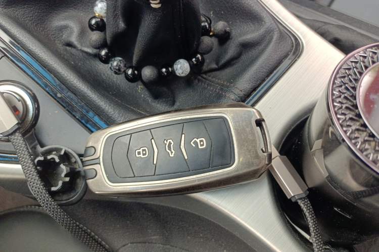 Used Geely Auto Emgrand GL 2017 1.8L Manual Elite Model Vehicle Key