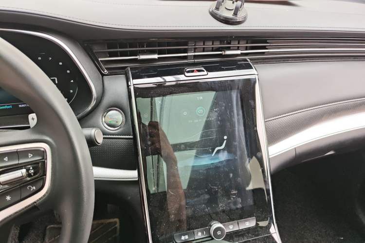 Used Roewe RX5 MAX 2019 300TGI Automatic 4G Connect Luxury Edition Audio And AC Panel