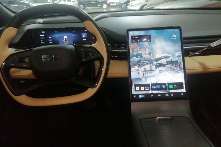 Used Geely Galaxy L6 2023 125km PLUS Gear Lever