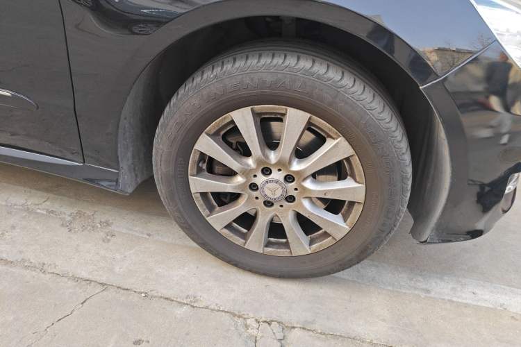 Used Mercedes-Benz R-Class 2011 R 350 L 4MATIC Right Front Wheel Hub