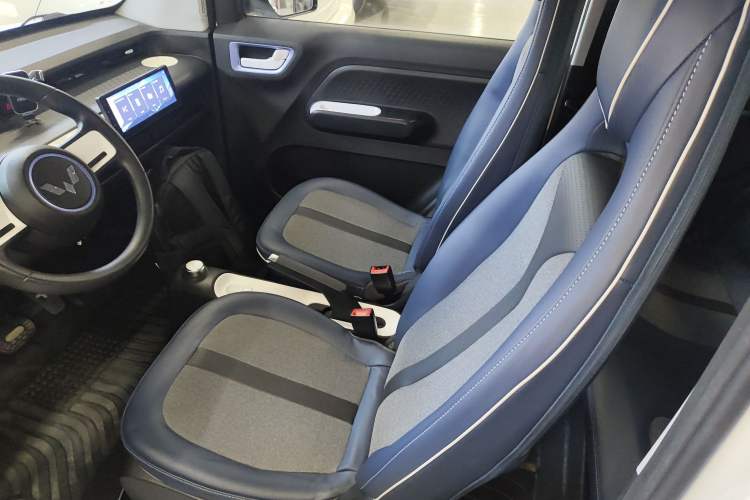 Used Wuling Hongguang MINIEV 2022 GAMEBOY 200km Gaming Edition with Lithium Iron Phosphate
