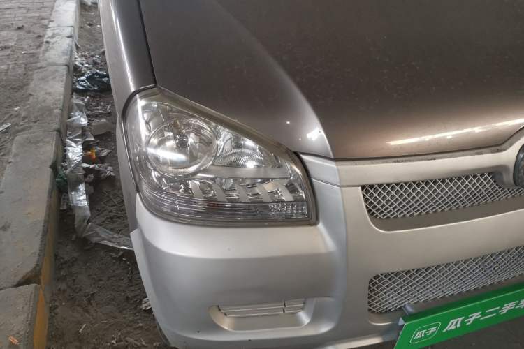 Used BAIC Weiwang 306 2011 1.3L base model 7 seats Right Front Headlight