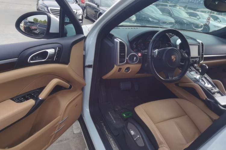 Used Porsche Cayenne 2014 Cayenne Platinum Edition 3.0T
