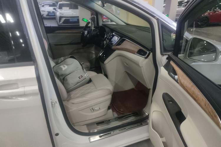 Used Buick GL8 2018 ES 28T Comfort Model China VI Standard