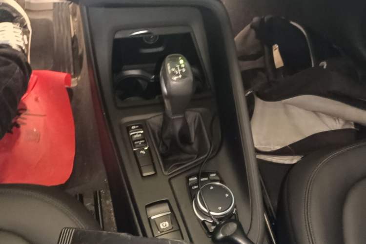 Used BMW X1 2016 sDrive18Li Premium Edition Gear Lever
