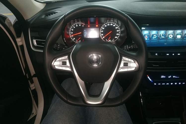 Used CHANGAN CS35PLUS 2021 Honor Million Edition 1.6L Manual Luxury Model
