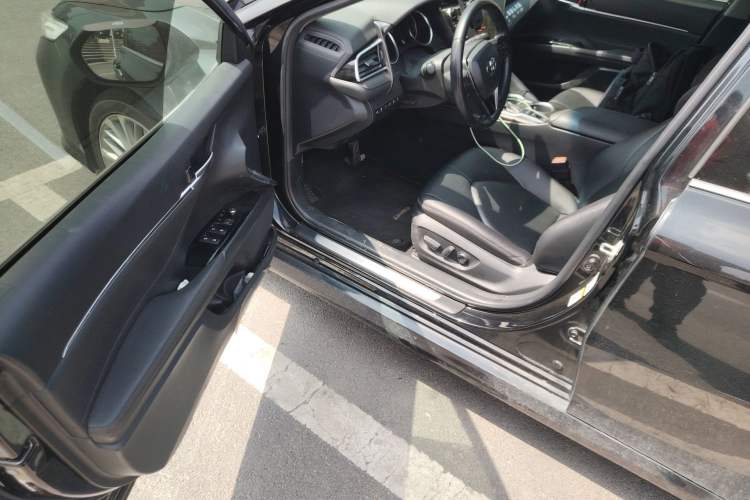 Used Toyota Camry 2018 2.5G Luxury Edition Driver Seat